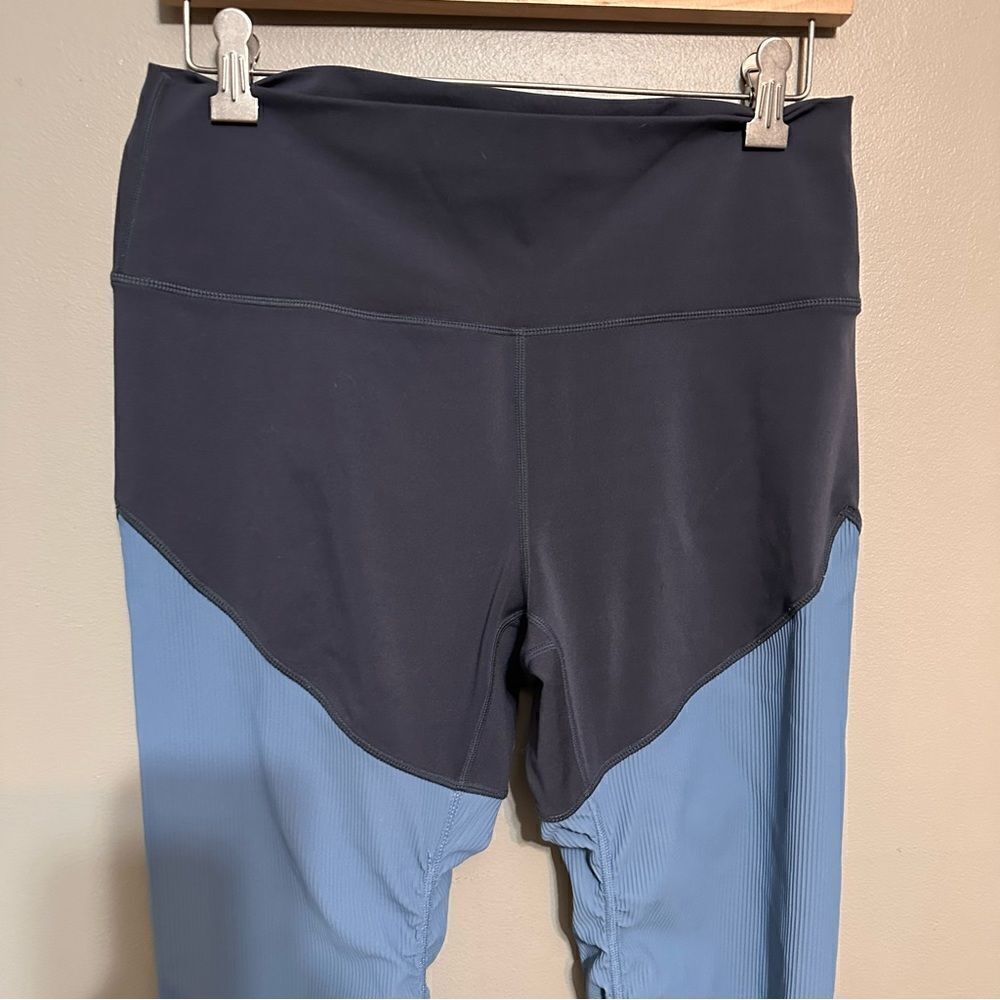 ZYIA Parallel Luxe Leggings Color Block Ruched 7/8 Storm Gray Blue Size 12 - Picture 6 of 6